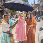 पश्चिम रेलवे महिला कल्याण संगठन रतलाम मंडल द्वारा सैनिटरी पैड एवं छत्री का वितरण