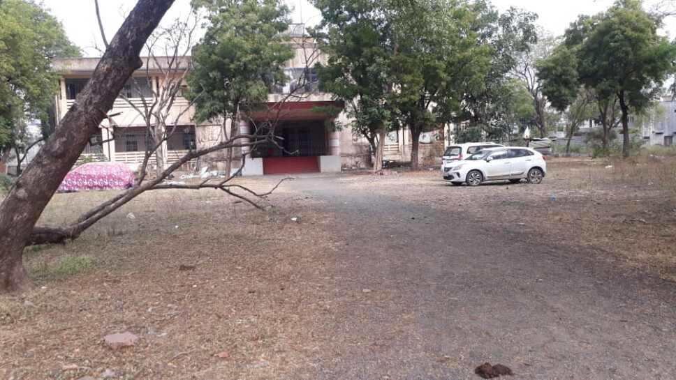 Lokendra Bhawan: रतलाम की ऐतिहासिक धरोहर लोकेन्द्र भवन पर मण्डराया अस्तित्व का खतरा, स्वत्व निर्धारण के बिना ही अवैध तरीके से बेची जा रही है जमीनें