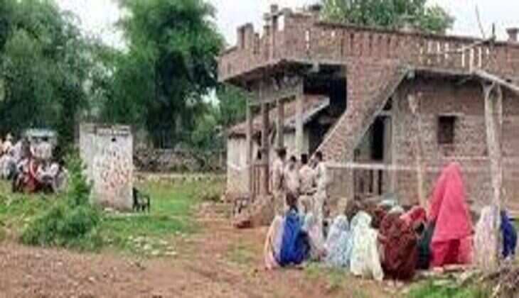 अलीराजपुर में फांसी के फंदे पर लटकी मिली एक ही परिवार के 5 लोगों के शव, इलाके में मचा हड़कंप