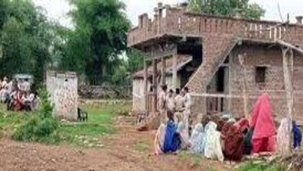 अलीराजपुर में फांसी के फंदे पर लटकी मिली एक ही परिवार के 5 लोगों के शव, इलाके में मचा हड़कंप