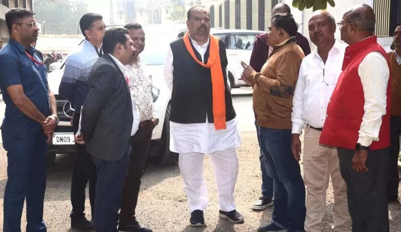 MSME Meeting : सूक्ष्म, लघु, मध्यम उद्योग मंत्री चैतन्य काश्यप ने जबलपुर में उद्योगपतियों व्यापारिक संगठनों के साथ बैठक आयोजित की