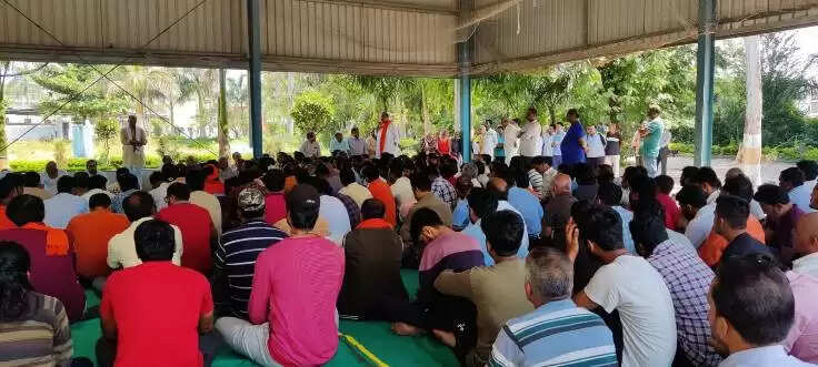 Last Farewell : संघ के आदर्श प्रचारक थे बालमुकुन्द जी ; त्रिवेणी मुक्तिधाम पर हज़ारो लोगो ने नम नेत्रों से दी अंतिम बिदाई