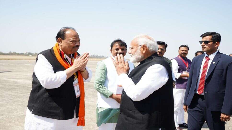 एमएसएमई मंत्री श्री काश्यप ने धन्यवाद ज्ञापित कर प्रधानमंत्री नरेन्द्र मोदी को दी विदाई