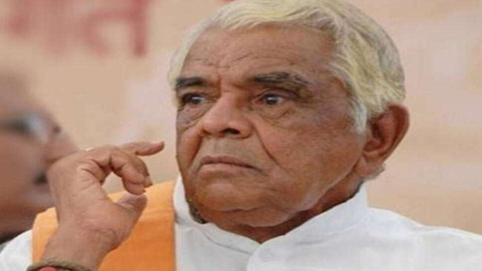 पूर्व CM बाबूलाल गौर की हालत चिंताजनक, हालचाल जानने अस्&#x200d;पताल पहुंचे कमलनाथ