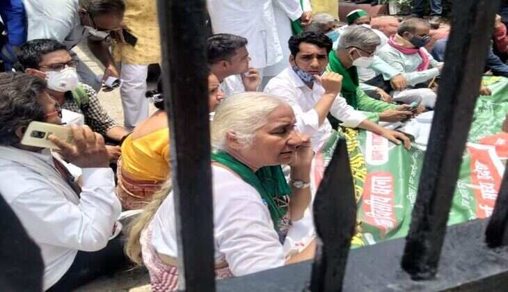 Protest Against Farm/पैदल मार्च कर ज्ञापन सौंपने जा रही मेधा पाटकर गिरफ्तार, शिवकुमार कक्काजी को किया नजरबंद