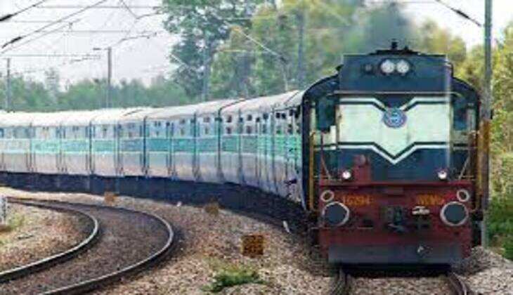 रतलाम मंडल से होकर गुजरने वाली 02 साप्&#x200d;ताहिक स्&#x200d;पेशल ट्रेनों के फेरे पुन: विस्&#x200d;तारित,ब्लॉक के कारण दो ट्रेने प्रभावित