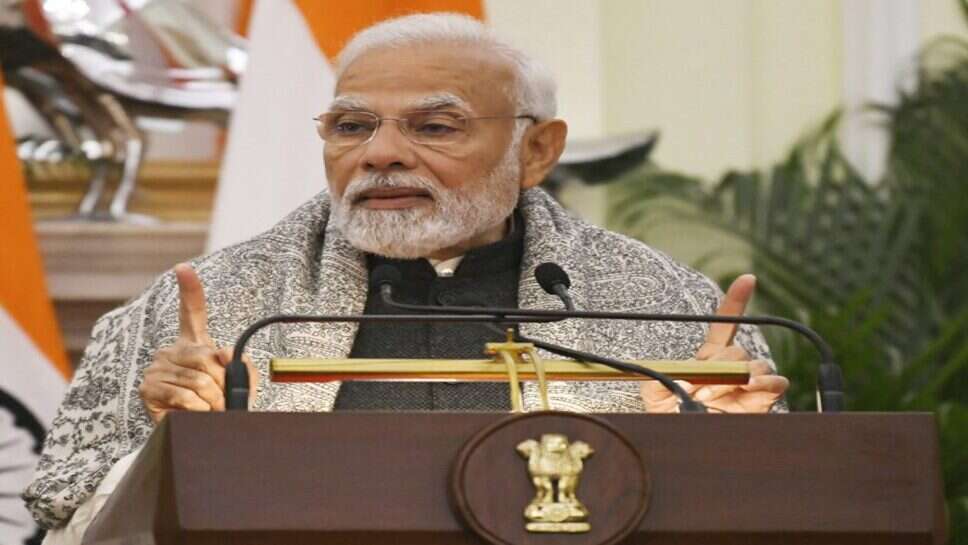 बढ़ गया पीएम आवास योजना का दायरा, अब टेलीफोन और बाइक वालों को भी मिलेगा लाभ