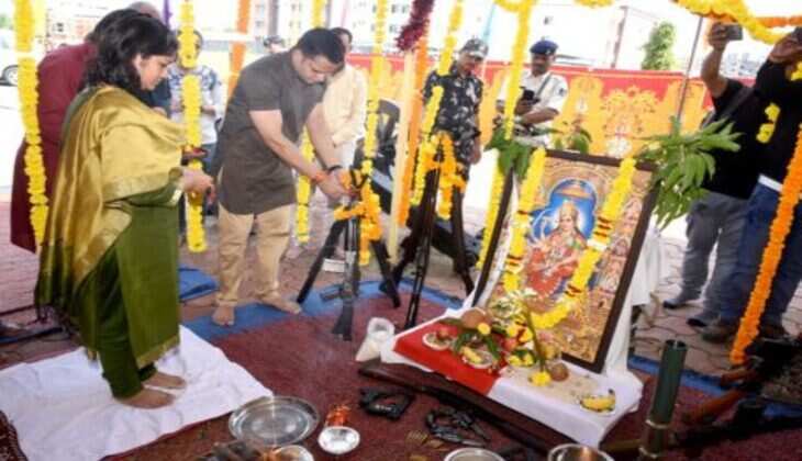 विजयादशमी:नेहरू स्टेडियम और हनुमान ताल पर रावण का होगा दहन,कलेक्टर, एसपी ने की शस्त्र पूजा