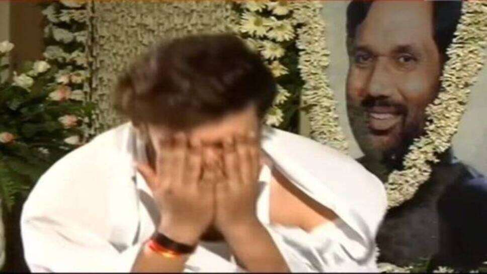 चिराग पासवान बोले- मैं PM मोदी का हनुमान, वे मेरे दिल में बसते हैं, मेरा सीना चीर कर देख लें