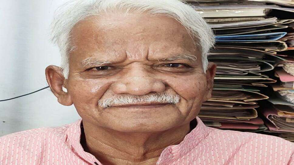 प्रख्यात साहित्यकार प्रो.अजहर हाशमी की दीपावली के मौके पर विशेष कविता "रोशनी का कुंभ मेला",यहां देखिए प्रो. हाशमी के काव्यपाठ का विडीयो