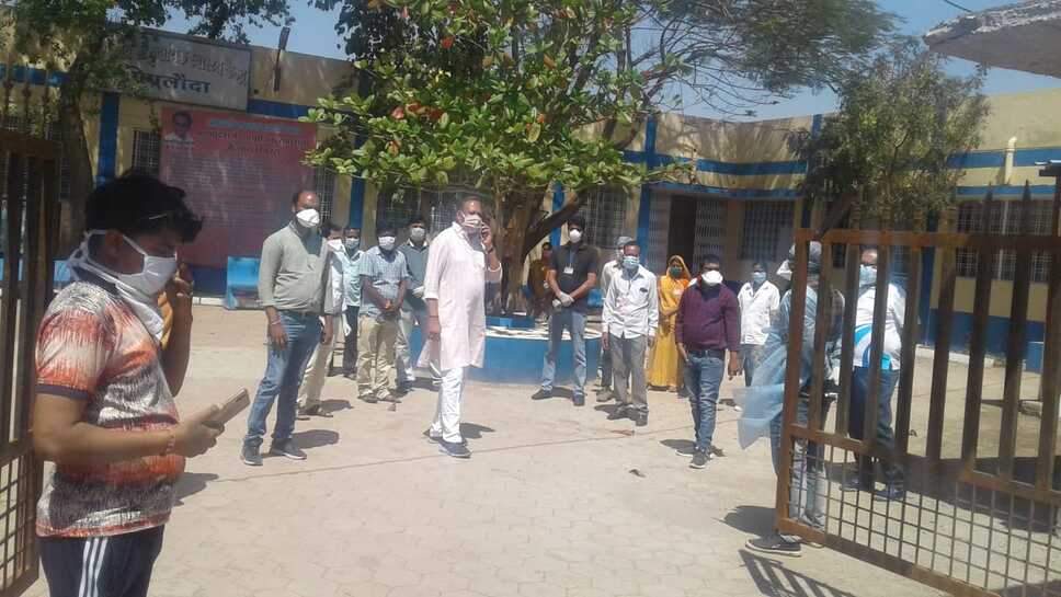 जावरा विधायक  डॉ.राजेन्द्र  पाण्डेय ने लिया कोरोना रोकथाम की व्यवस्थाओं का जायजा
