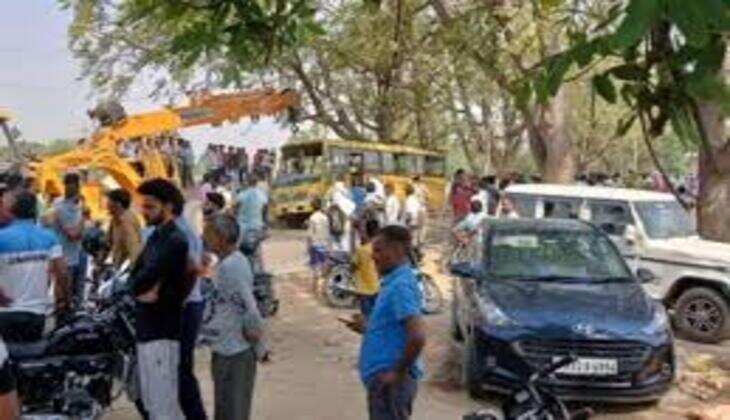 स्कूल बस पलटने से 6 बच्चों की मौत, शराब के नशे में था ड्राइवर, छुट्टी के दिन भी खुला था स्कूल