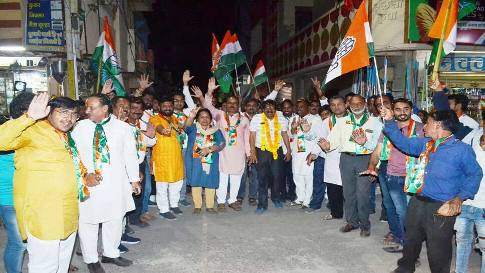 जनसंपर्क का दूसरा दिन : भगवान शिव से आशीर्वाद लेकर कांग्रेस प्रत्याशी पारस सकलेचा ने शुरू किया जनसंपर्क