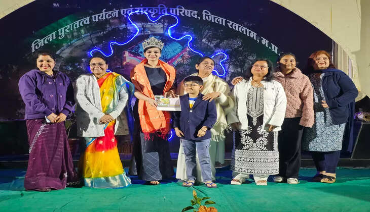 मिस यूनीवर्स सेंट्रल इंडिया ने बिखेरे गुलाब चक्कर में स्वर्णिम तरंग