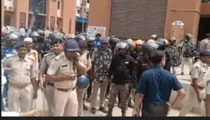 MP anti social elements pelted stones 