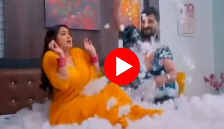 Khesari Lal and Karishma Kakkar song