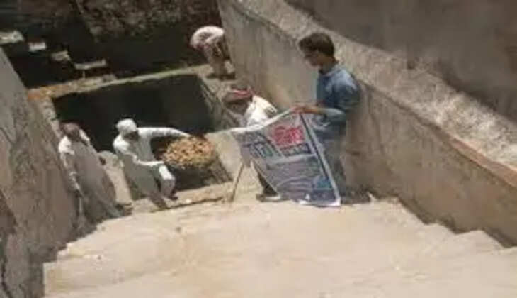 प्राचीन बावड़ी की साफ- सफाई की गई