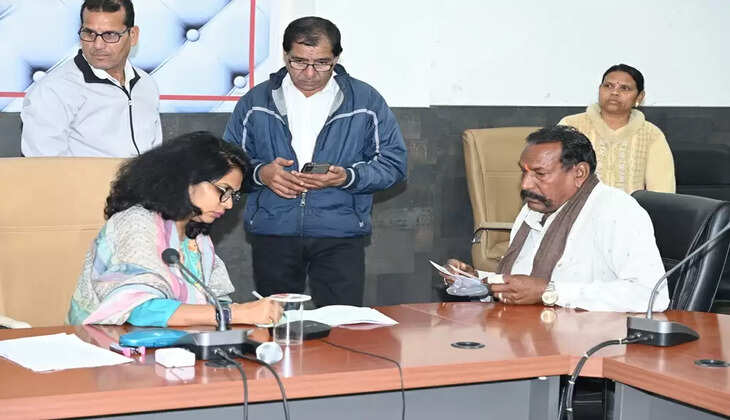 जनसुनवाई में 76 आवेदन पर हुई सुनवाई