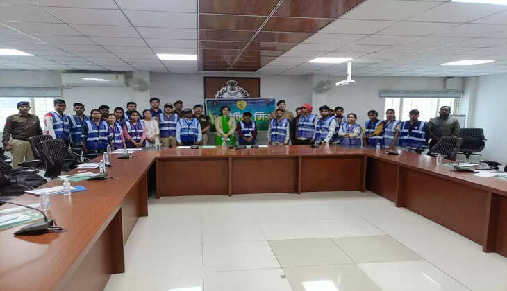 ट्रैफिक मित्रों को प्रशिक्षण दिया गया