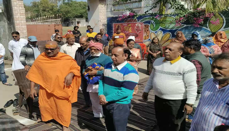 महर्षि वाल्मीकि मंदिर को वाद्य यंत्र एवं माइक सिस्टम भेंट