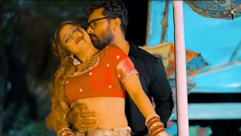 खेसारी लाल यादव और कोमल सिंह
