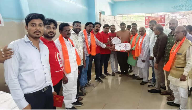 बाजना में रक्तदान महादान में 103 यूनिट रक्त किया दान