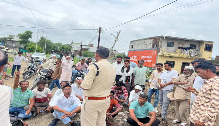 Residents of Arjun Nagar