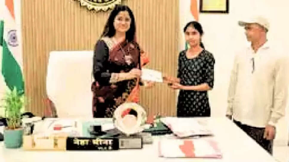 कृतिका ने ऑनलाइन पढ़ाई कर पास की नीट की परीक्षा
