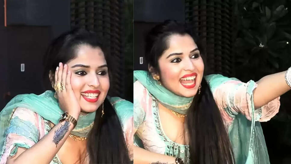 स्टेज पर लैला बनकर मुस्कान बेबी